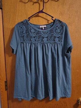Lace Yoke Short Sleeve Blouse in Teal